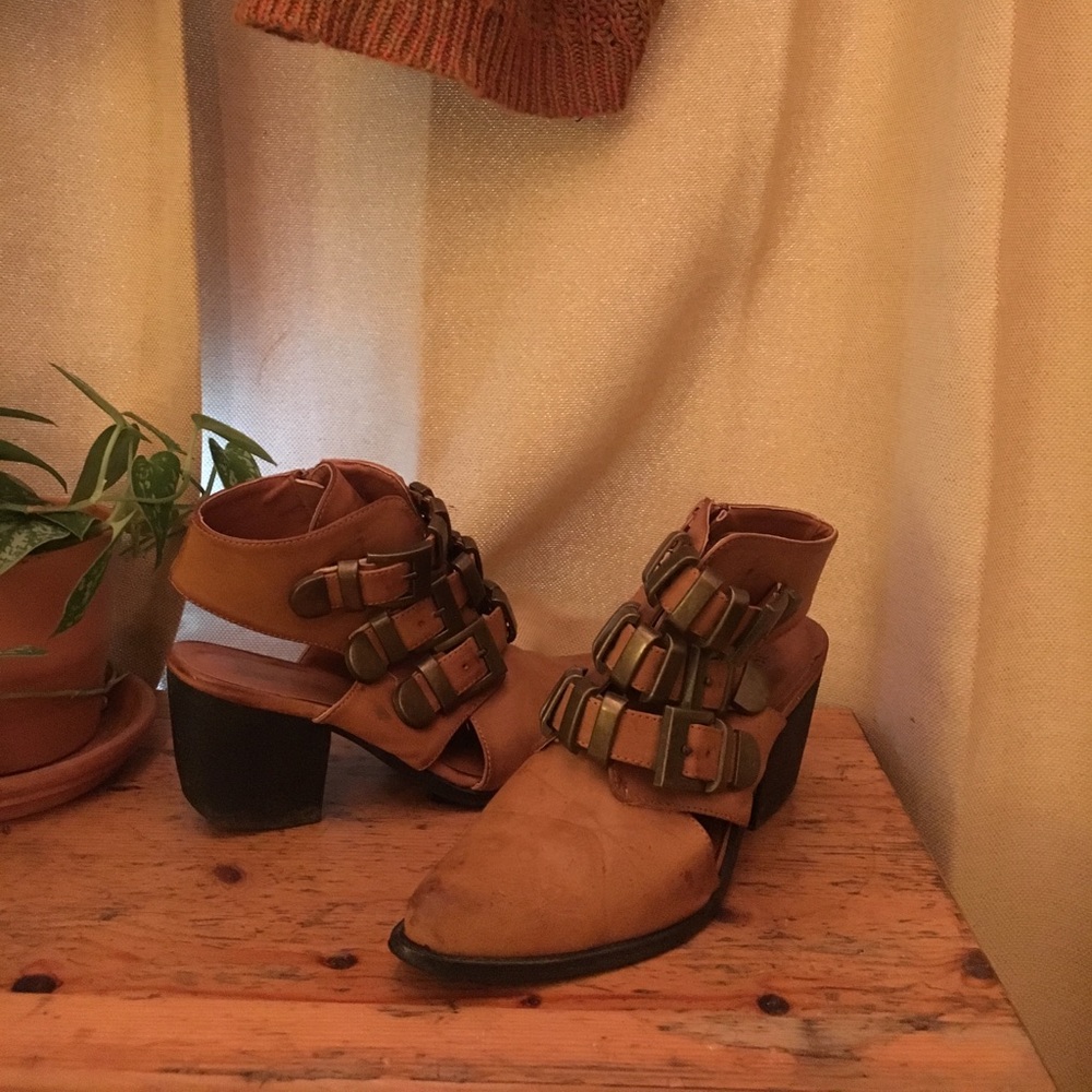 Booties - Picture 4 of 7